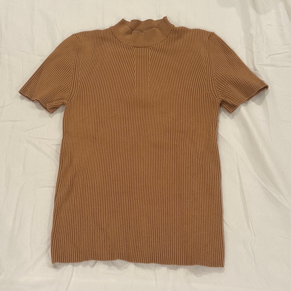 Camel short sleeve mock neck